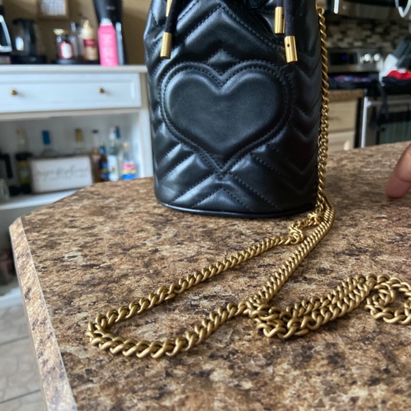 Gucci Marmont Bucket Bag - Picture 3 of 9